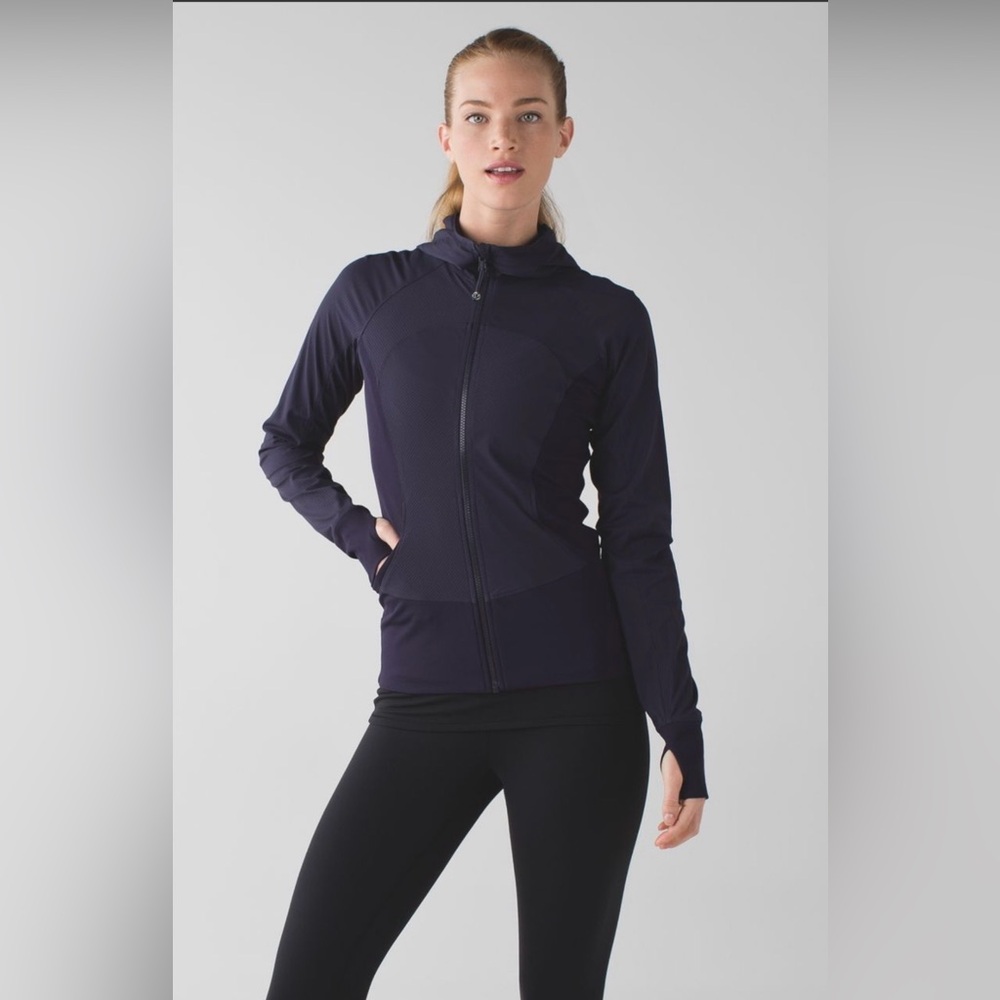 Lululemon In Flux Jacket
Black Grape